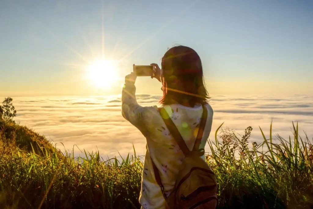 Dicas para fotografar suas viagens com celular na terceira idade