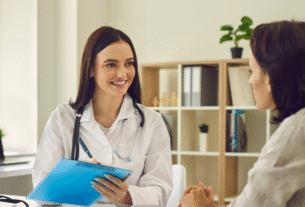 Seguro viagem para a terceira idade: guia completo para viajar com segurança após os 50 anos